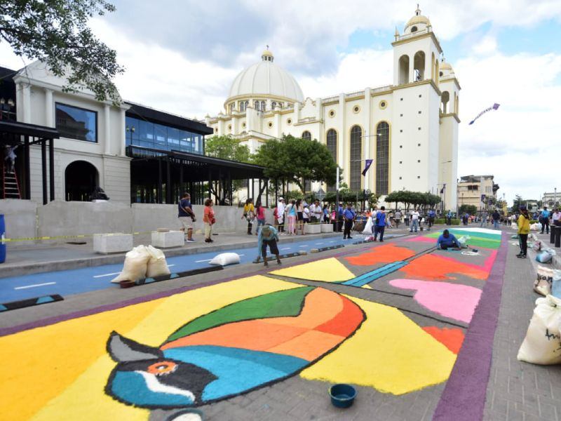 Alfombra de Semana Santa en San Salvador