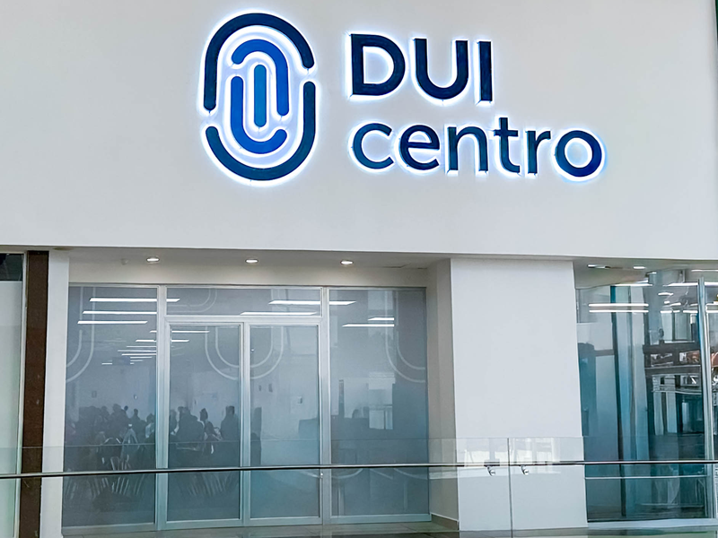 Las personas podrán gestionar su DUI en línea próximamente. Foto EDH/Archivo