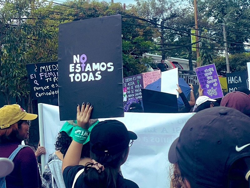 Marcha por el Día Internacional de la Mujer. Foto cortesía @LaFaSV