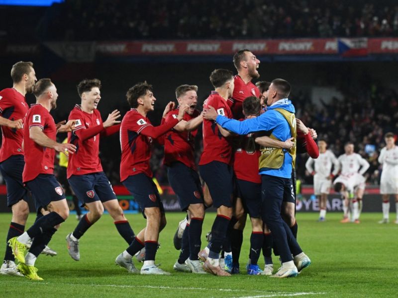 republica checa dinamarca futbol playoff