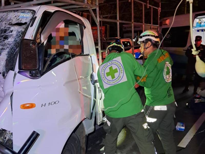 Accidente- Rescate-49 Av. Norte-Colonia Luz-Rastra