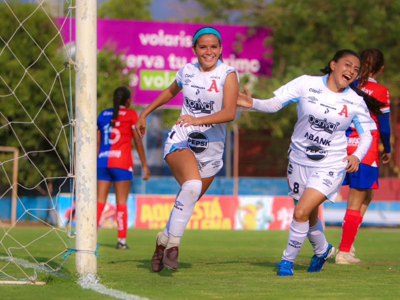 Festejo del gol de Alianza ante FAS
