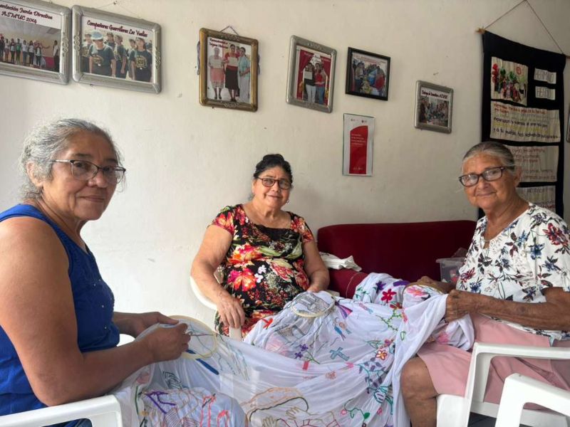 Bordadoras de Las Vueltas, en Chalatenango