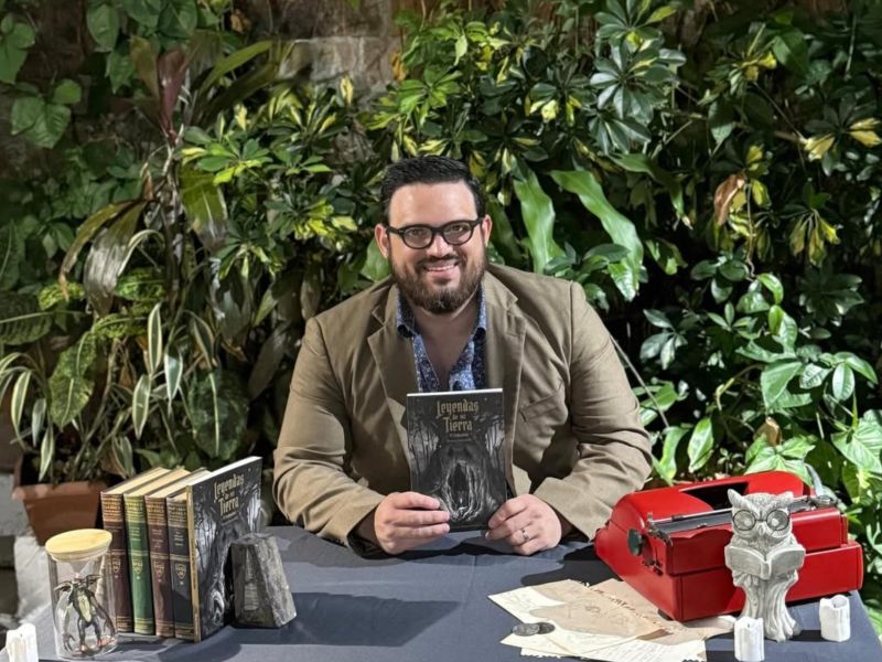 Escritor salvadoreño Bruno Panzacchi lanza Leyendas de mi tierra