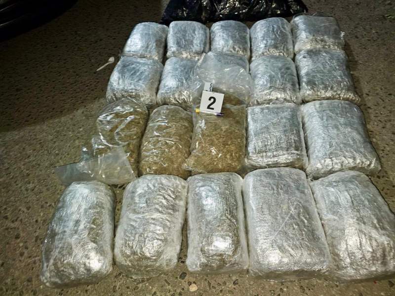 La droga era trasladada en tres paquetes que estaban envueltos con bolsas plásticas. Foto EDH/Cortesía