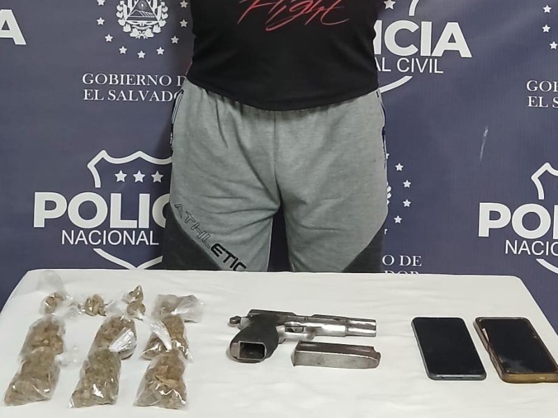 El hombre será presentado a un juzgado para que enfrente la audiencia inicial. Foto EDH/Cortesía
