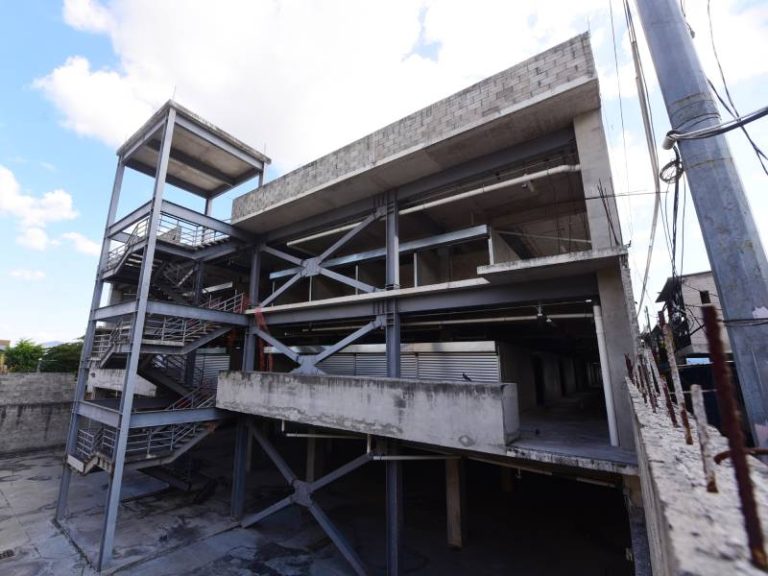 EDC Mercado Escalón- Predio Ex Biblioteca- Trabajos- Inconclusos