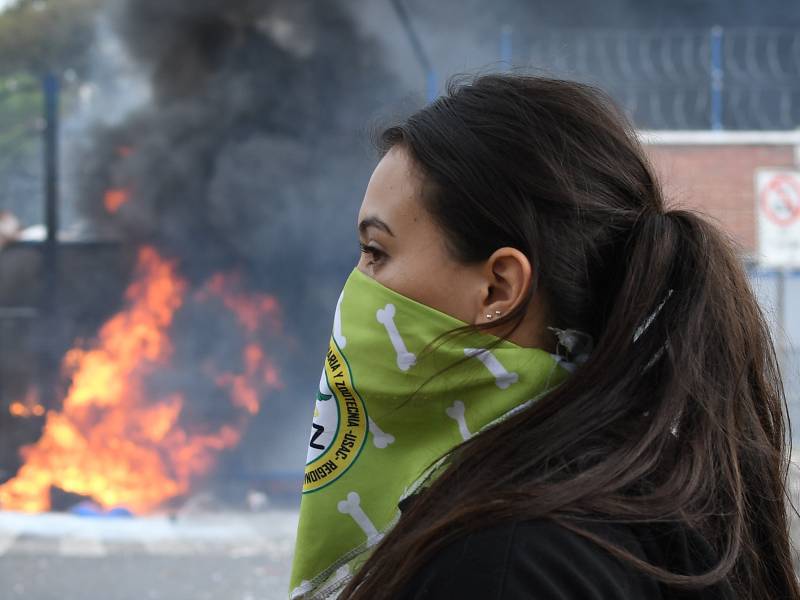Encapuchados-Estudiantes- Enfrentamiento- Universidad- San Carlos- Guatemala