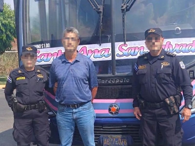 Detienen a conductor de autobús