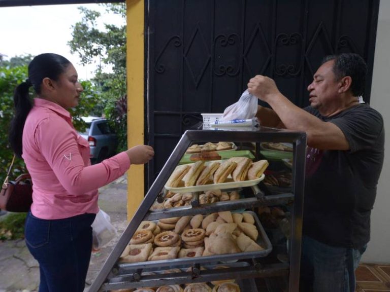 JR Panadería- Nelson Mancía-Ciudad Merliot- Negocios- Emprendimiento