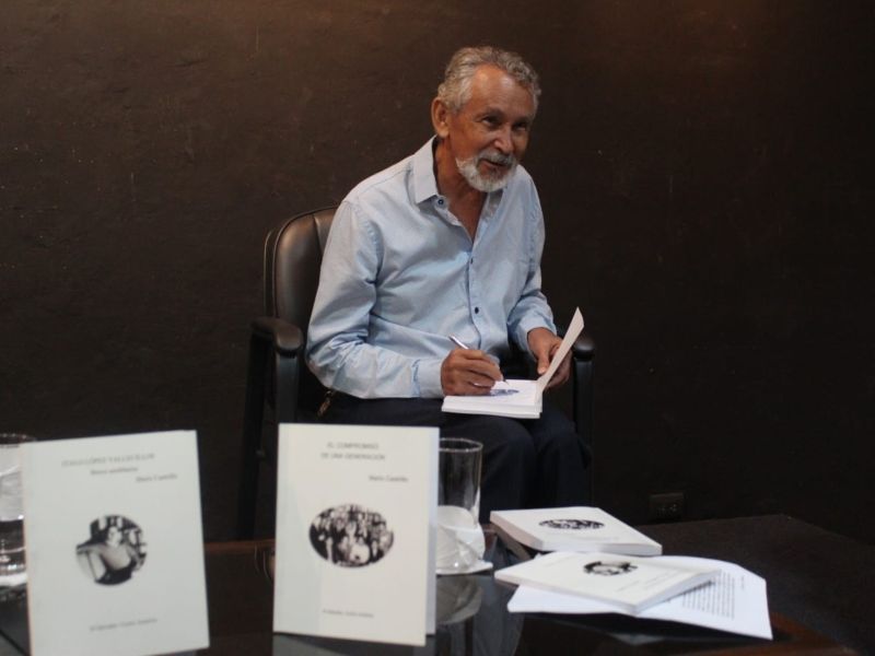 Escritor Mario Castrillo lanza los libros "Ítalo López Vallecillos. Breve semblanza” y “El compromiso de una generación”