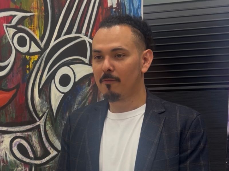 Artista visual salvadoreño Nicolás Realegeño