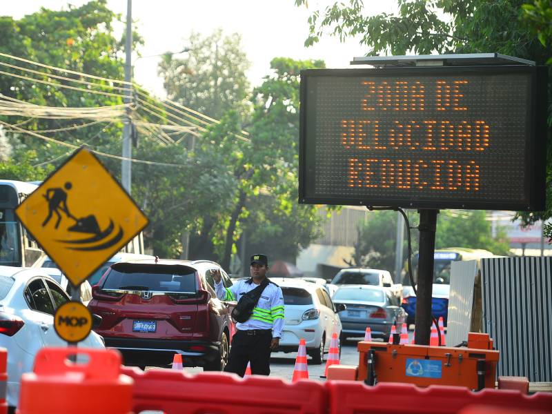 Cierre-Un Carril-Bulevar-Tutunichapa-Metrocable-Trabajos