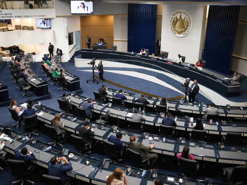 Ratificada en El Salvador la reforma que da representación parlamentaria a la diáspora