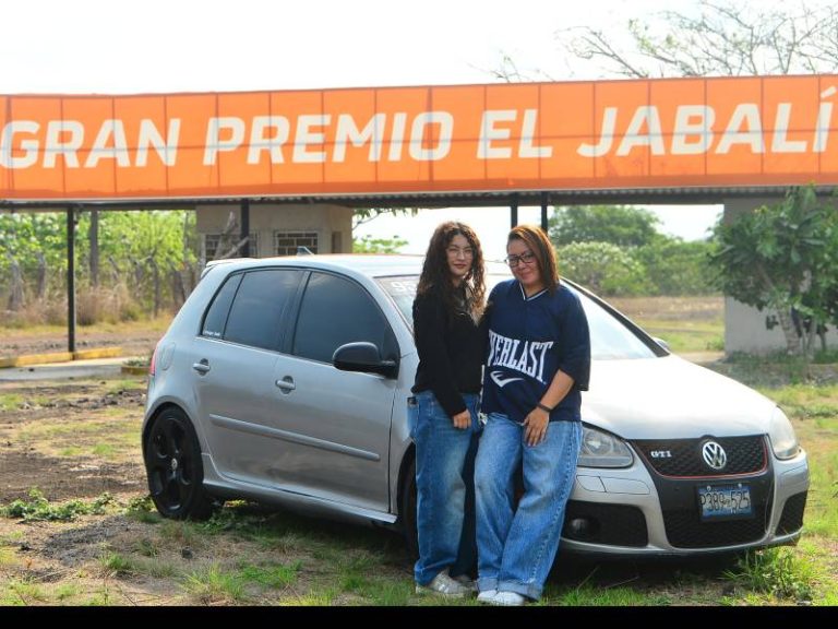 LM- Ivania Corredora de Autos- Madre- Jabalí- Diseñadora