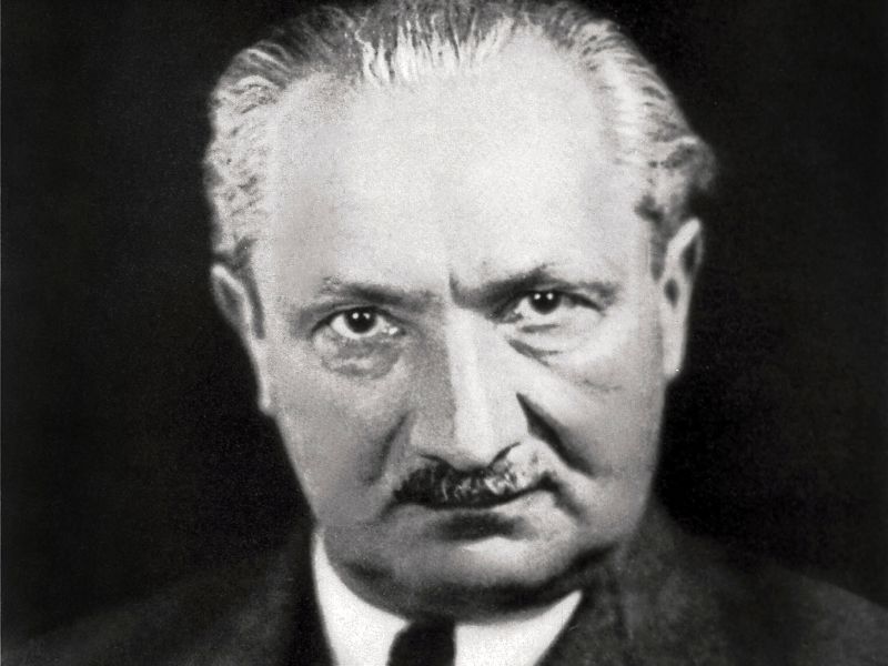 Aniversario 50 del filósofo Martin Heidegger