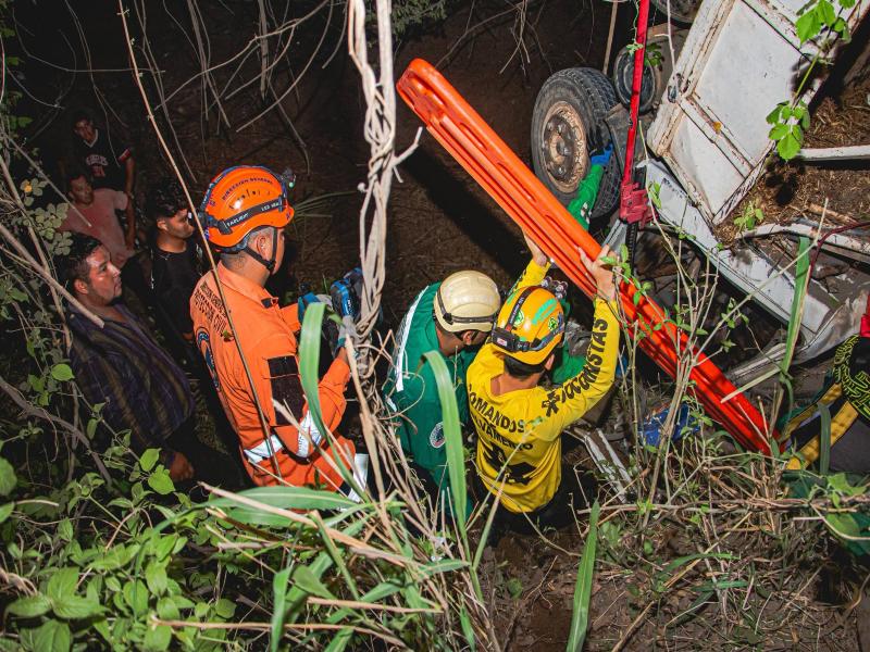 Rescate-bomberos de El Salvador