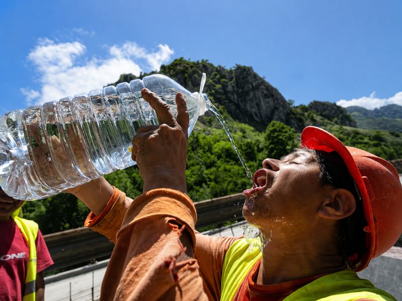 calor-extremo-sol-el-salvador-clima-agua-sed