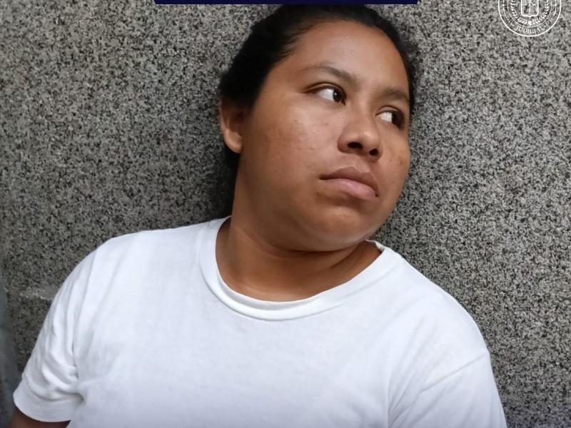 La mujer fue detenida en el mismo lugar donde ocurrió el hecho. Foto EDH/Cortesía