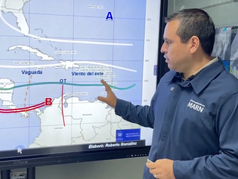 El meteorólogo del MARN, Roberto González, explicó las condiciones del clima para las próximas horas. Foto EDH/Cortesía