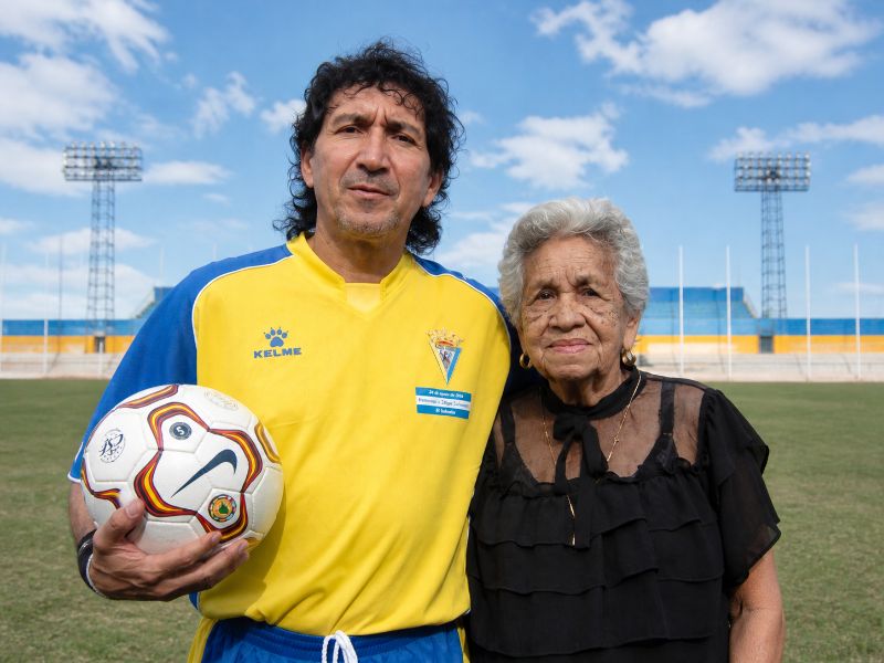 mama magico homenaje futbol dia madres el salvador