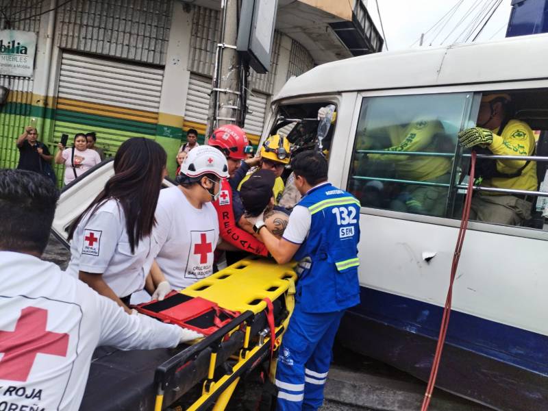 Accidente- Mauricio Molina- Conductor- Ruta-Rescates- Lesionados- San Salvador