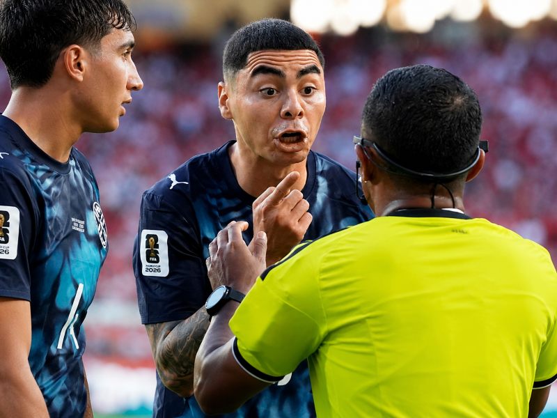 El seleccionador paraguayo cuestionó la severidad de la sanción aplicada al futbolista.