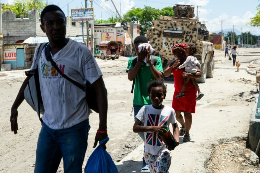 Haitianos huyen de la violencia en su país