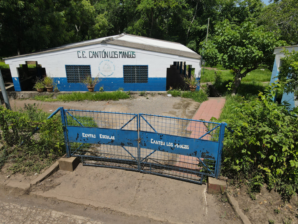 Imágen área del Centro Escolar Cantón Los Mangos.