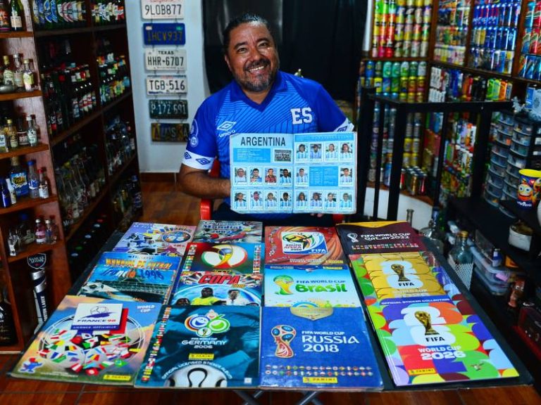 LM-Ricardo Cerén- Coleccionista- Mundiales- San Juan Opico- Futbol- Albunes- Vasos- Viajes