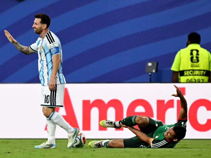 arbitro referi opinion experto messi mandi argelia argentina futbol mundial copa mundo fifa 2026 falta tarjeta roja amarilla 02