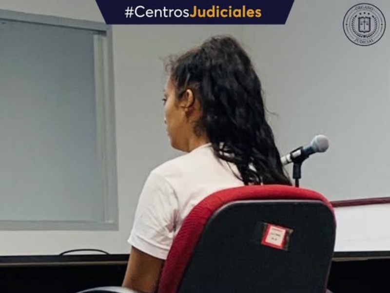 Centros Judiciales compartió la fotografía de la mujer que fue procesada por homicidio agravado en perjuicio de su hijo. Foto EDH/Cortesía