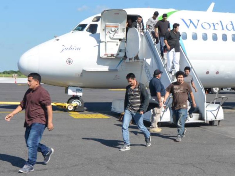 Los vuelos con personas deportadas desde Estados Unidos a diferentes países del mundo aumentaron con el inicio del segundo mandato del presidente Donald Trump. Foto EDH/Archivo