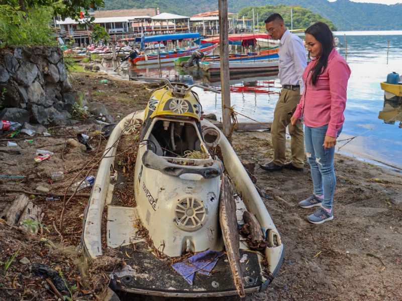 La alcaldesa del municipio, Carolina Escobar, señaló que lo que buscan es evitar la contaminación del Lago de Coatepeque. Foto EDH/Cortesía