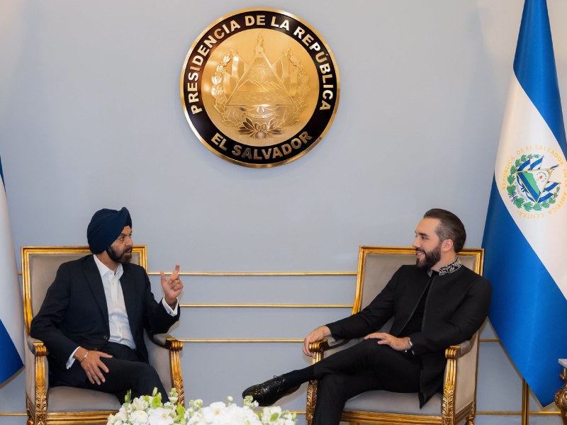 El Presidente Nayib Bukele se reunió con Ajay Banga, presidente del Banco Mundial, en el marco de su visita a El Salvador. Foto EDH/Cortesía Presidencia de la República