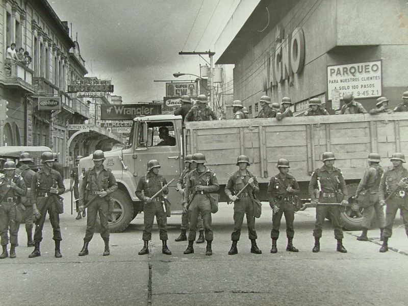Presencia militar en la historia de El Salvador