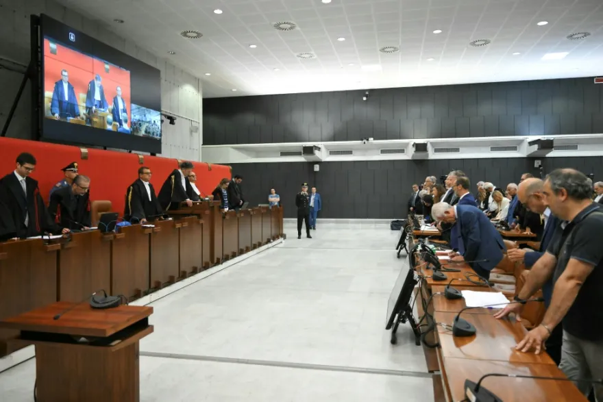 Un total de 32 acusados fueron condenados este jueves a penas de hasta 12 años de prisión por el derrumbe del puente Morandi de Génova (noroeste de Italia) en 2018