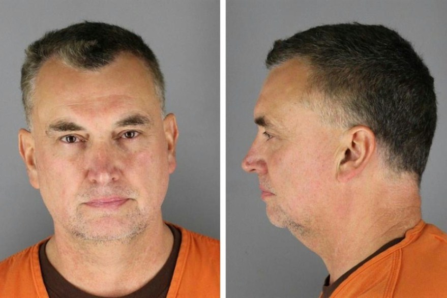 Vance Boelter, de 59 años, se disfrazó de policía para disparar el 14 de junio de 2025 en las casas de dos miembros demócratas