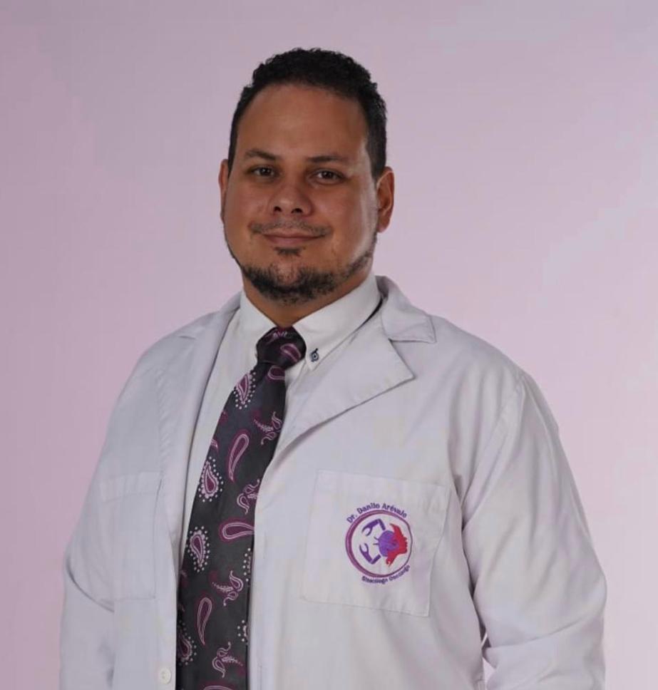 Doctor Danilo Arévalo, tesorero del Colegio Médico de El Salvador