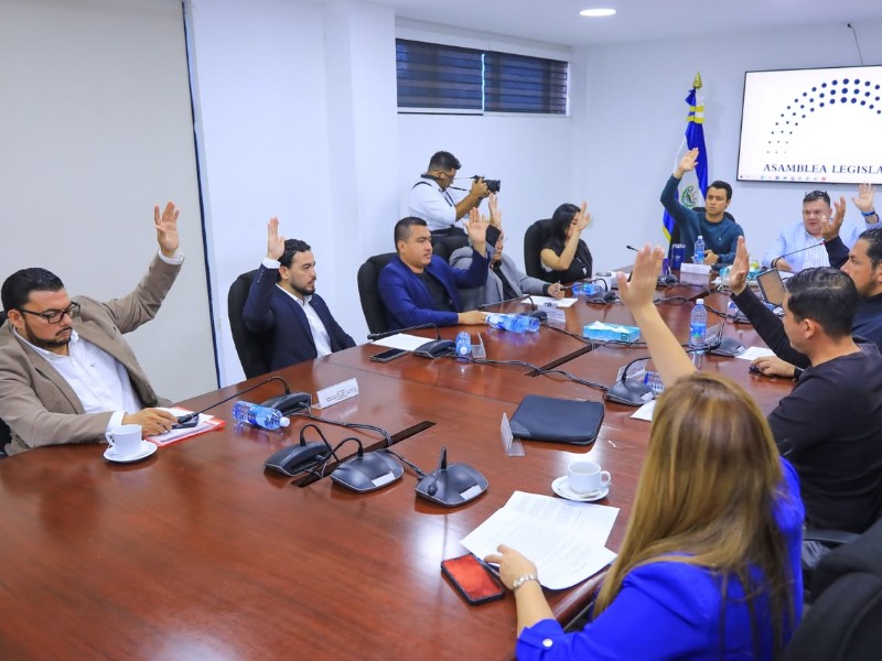 Comision de Hacienda discute anteproyectos