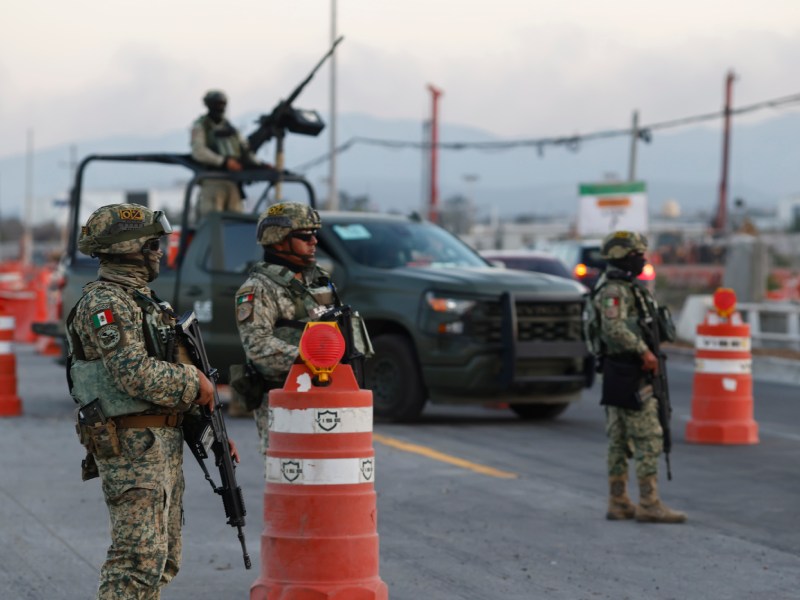 Fotografía de archivo del 22 de febrero de 2026 que muestra integrantes del Ejército de México realizando un operativo en Guadalajara (México). Dichas acciones no han frenado el envío de droga a EE.UU. Foto EDH/EFE