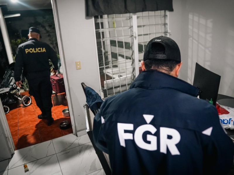 Operativo Fiscalía contra estructura que desvió dinero de una empresa de bebidas