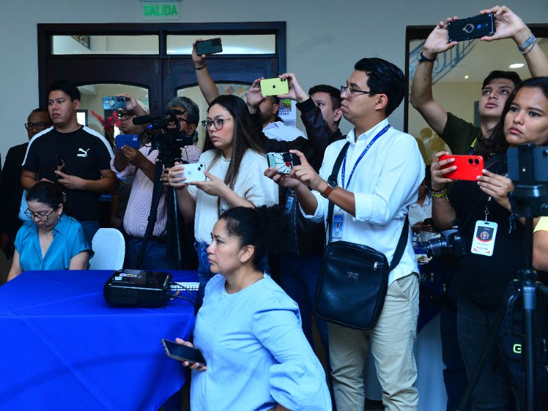 periodistas APES registro agresiones