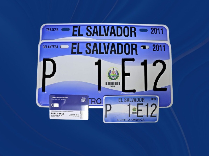 La última prórroga aprobada por la Asamblea Legislativa para la vigencia de las placas en El Salvador está por vencer; sin embargo, oficialmente no hay información sobre lo que pasará con las mismas. Foto EDH/Referencia
