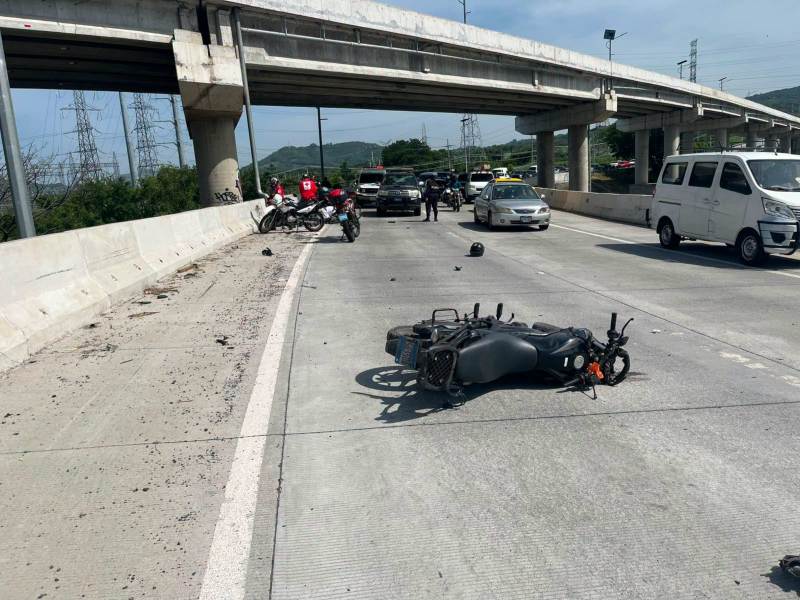 El motociclista falleció de forma inmediata debido a la gravedad de las lesiones tras el hecho ocurrido en el redondel Integración. Foto EDH/Cortesía