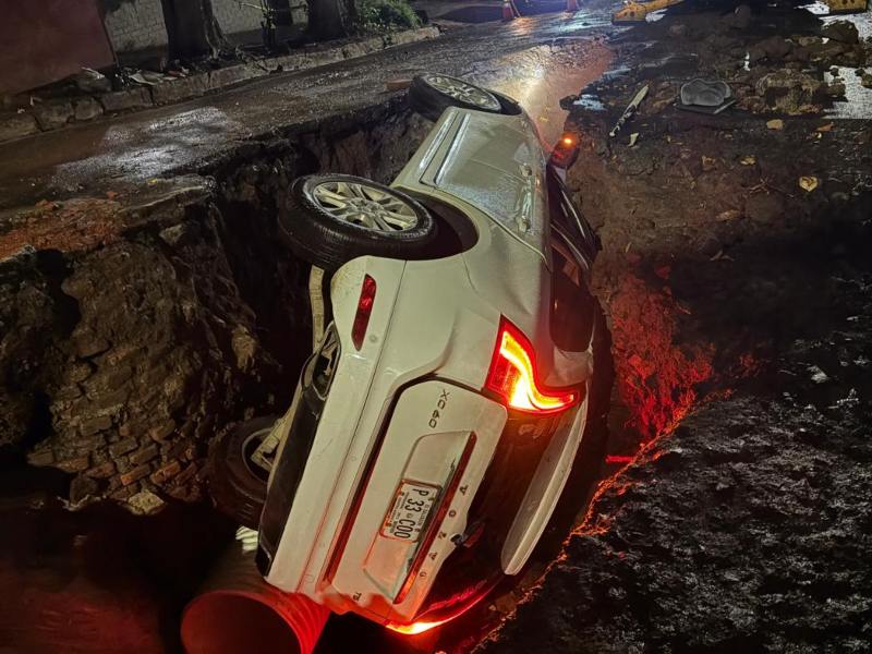 El accidente ocurrió en la colonia Escalón, de acuerdo a los datos preliminares. Foto EDH/Cortesía