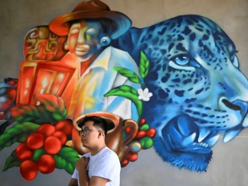 Diferentes sitios de El Salvador muestran ahora murales artísticos, contrario a años anteriores cuando eran manchados con símbolos de pandillas. Foto EDH/AFP