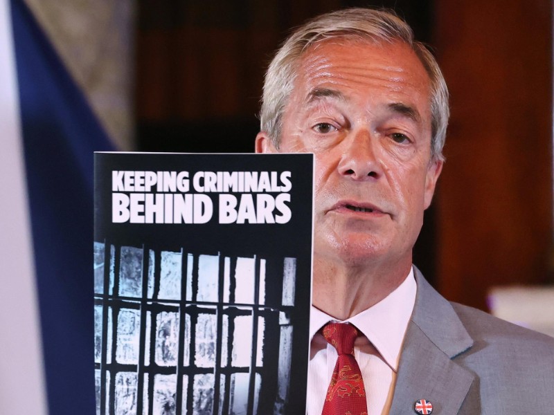 Nigel Farage presos el salvador