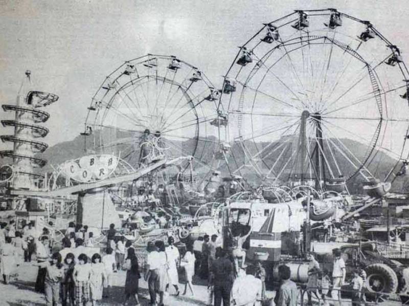 Así se vivía la alegría en el campo de la feria de San Salvador durante las Fiestas Agostinas de 1988.