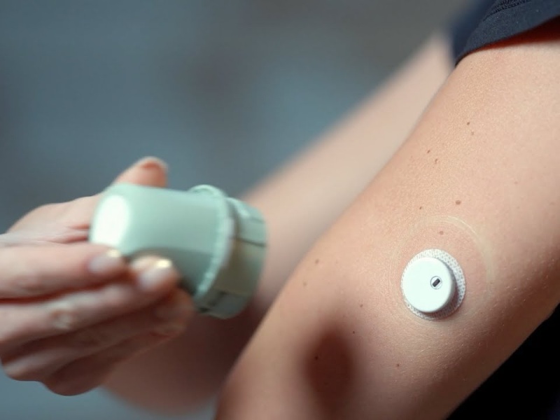 El uso de la tecnología permite tener una mejor evaluación de la diabetes, de acuerdo a expertos. Foto EDH/Cortesía